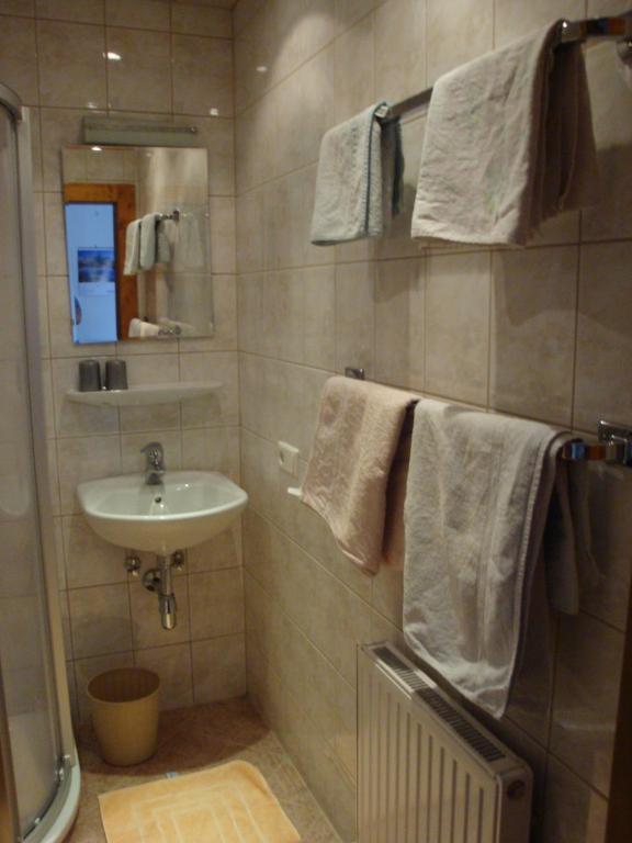 ホテルGastehaus Treichl フューゲン 部屋 写真